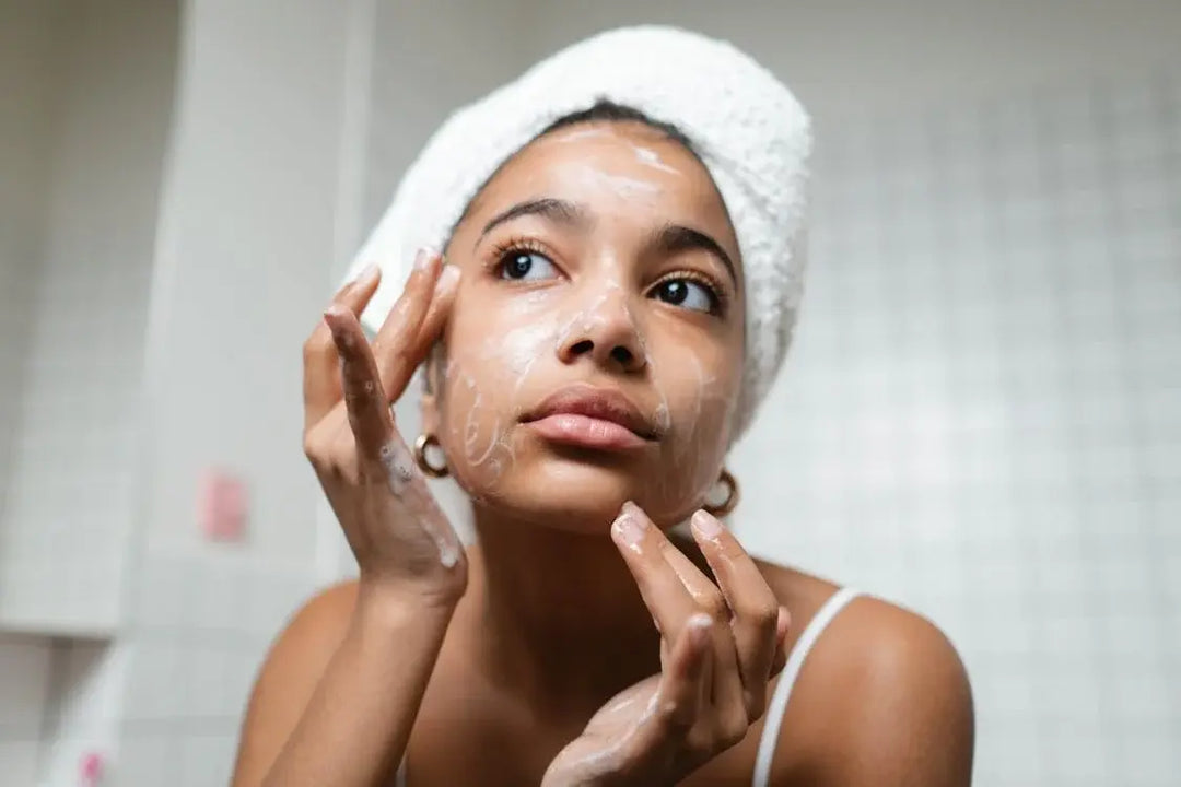 Tips for Choosing The Right Facial Wash, Makes Your Face Glowing and Prevent Greasy Face!